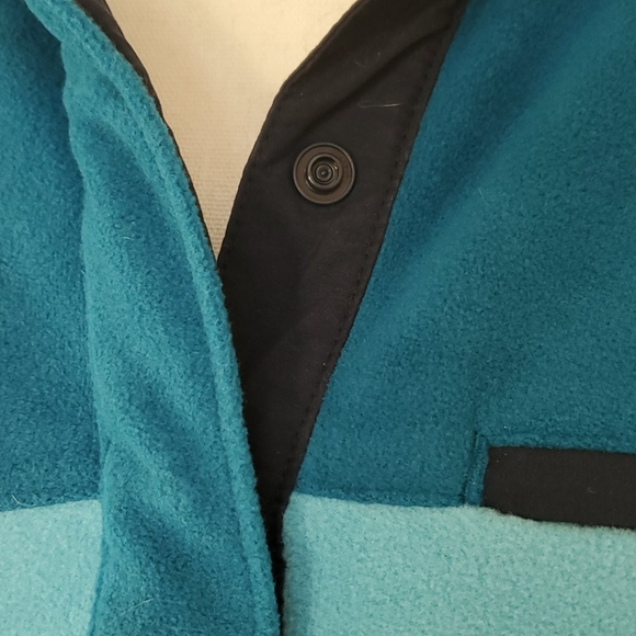 Columbia pull over - Picture 3 of 5